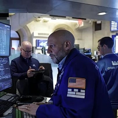 Bolsa opera em baixa antes de decisão do Fed e balanços de big techs