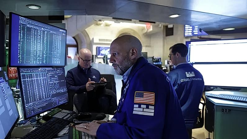 Operadores na bolsa de Nova York em 23 de abril de 2026