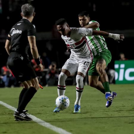 Wendell em ação durante São Paulo x Juventude, jogo da Copa do Brasil