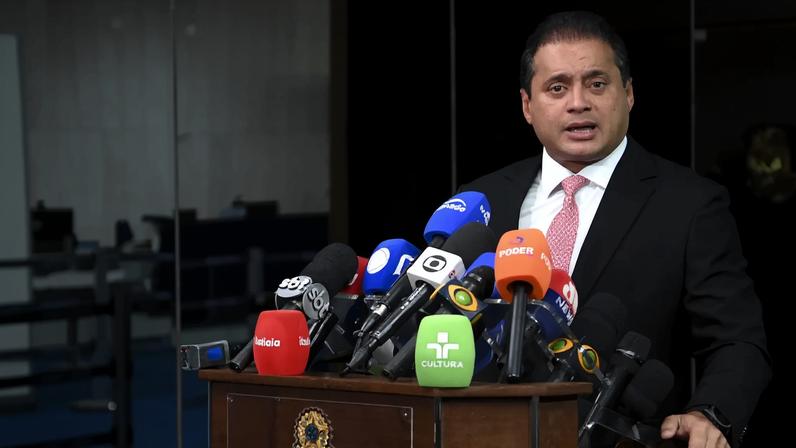 Relator aponta parecer favorável à indicação de Messias ao STF