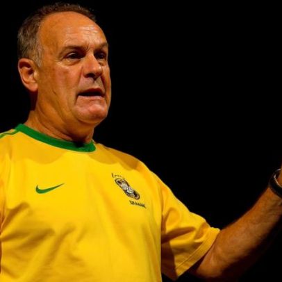 Morre Oscar Schmidt, ídolo do basquete, e repercussão gera homenagens