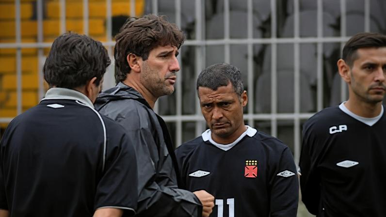 Renato Gaúcho em treino do Vasco em 2005 — Foto: Reprodução