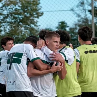 Lateral do Coritiba marca gol do meio-campo em Série B Sub-20