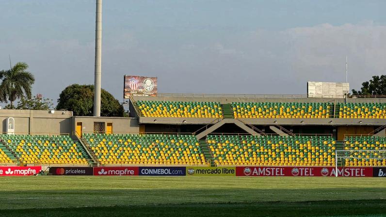 Estádio Jaime Morón León, em Cartagena, palco de Junior Barranquilla x Palmeiras — Foto: Camila Alves