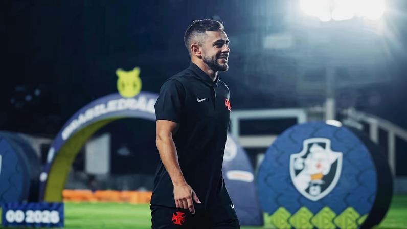 Analista de desempenho do Vasco, Lucas Vergne aceita convite de Diniz e acerta com Corinthians — Foto: Reprodução