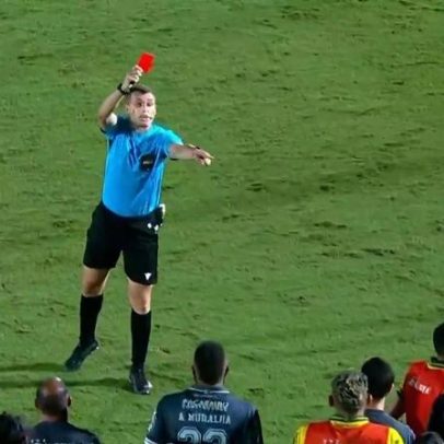 Mirassol protesta contra árbitro após gol polêmico do Bahia e expulsões