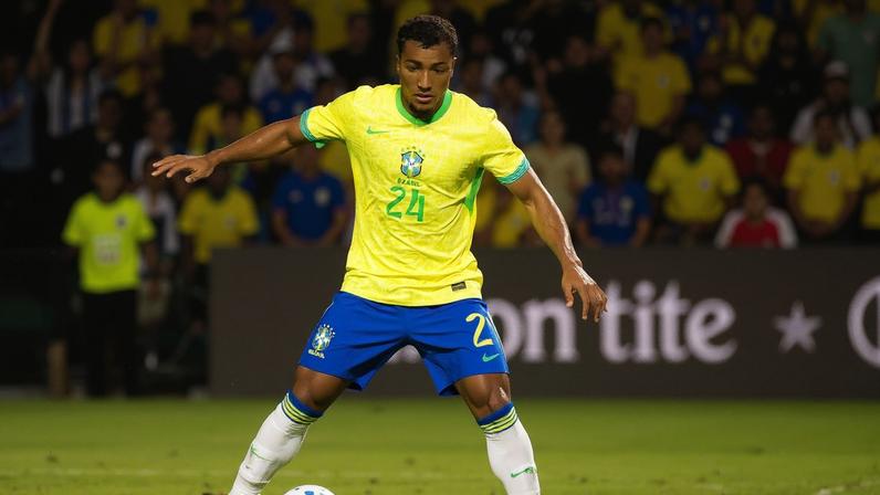 Heittor, do Palmeiras, atuando pela seleção brasileira sub-20 — Foto: Divulgação