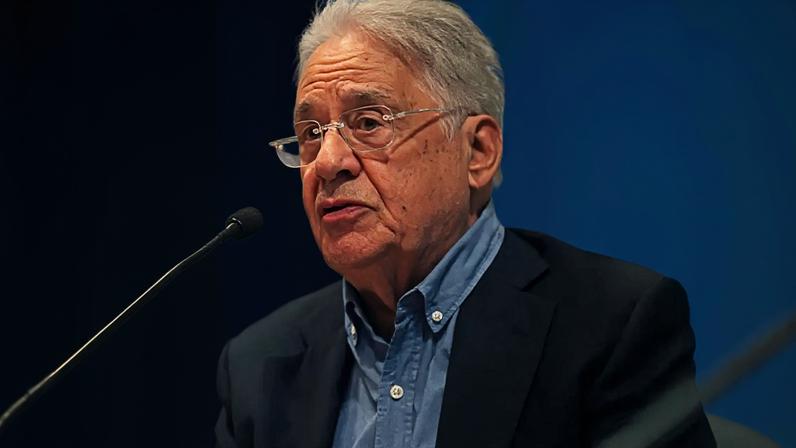 Fernando Henrique Cardoso foi o primeiro presidente a ser reeleito via voto direto, em 1998