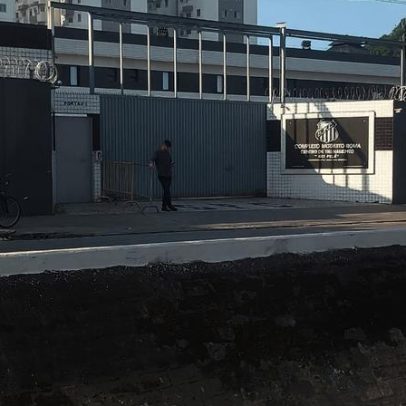 Lideranças da organizada do Santos se reúnem com Cuca no CT Rei Pelé