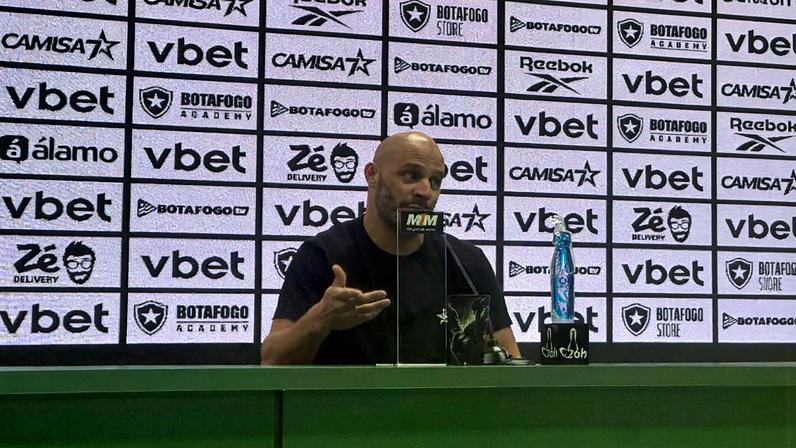Franclim Carvalho, técnico do Botafogo — Foto: Bruno Halpern