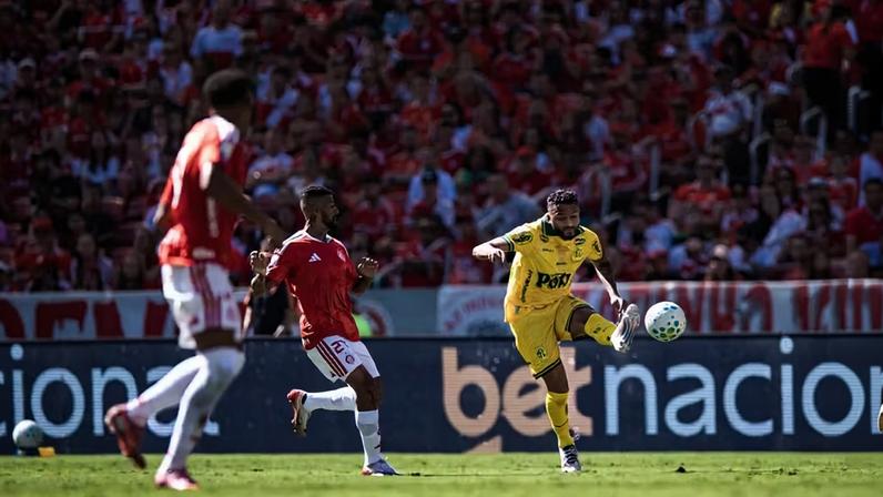Mirassol escancara a péssima recomposição do Inter e reage no Brasileirão
