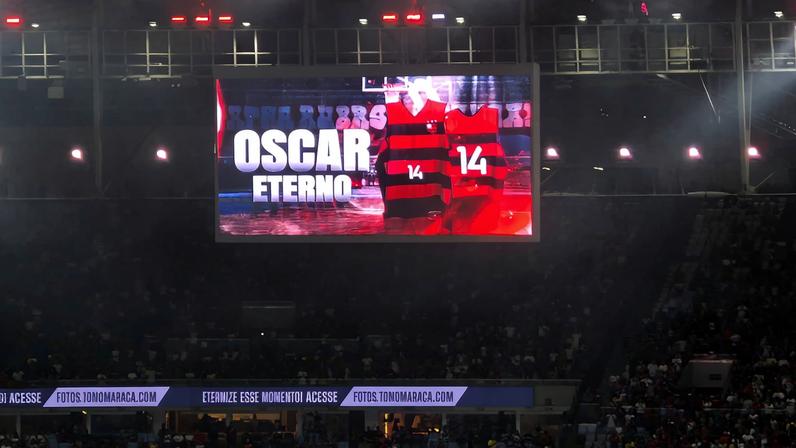 Flamengo faz homenagem a Oscar Schmidt — Foto: Thiago Lima