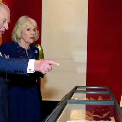 Charles e Camilla lançam programação do centenário de Elizabeth II no Buckingham