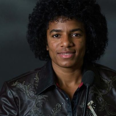 Cirurgias plásticas de Michael Jackson e o que ele disse sobre a aparência