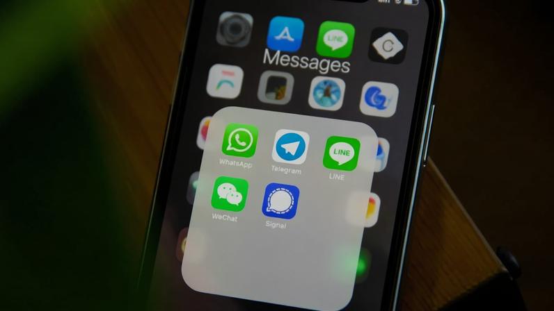 WhatsApp e Telegram removidos da loja de apps na China. Foto: Adem AY/ Unsplash