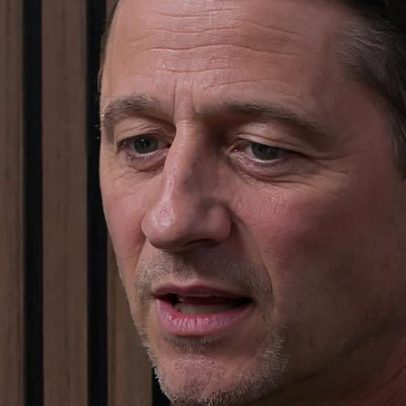 Ben McKenzie pede para não revelar Satoshi Nakamoto
