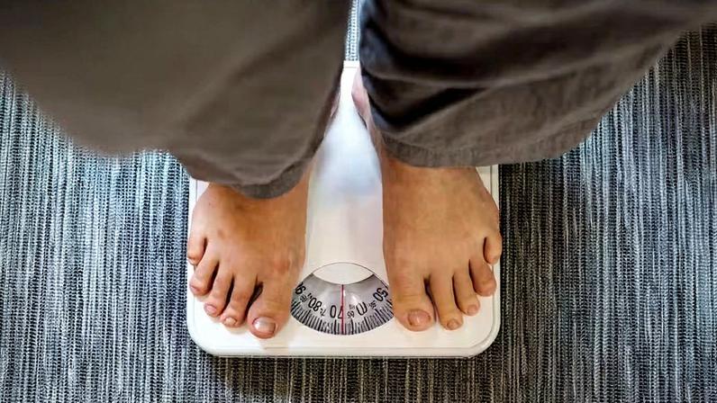 Indivíduos que desenvolveram obesidade entre os 17 e os 29 anos tiveram cerca de 70% mais chances de morrer do que outros grupos