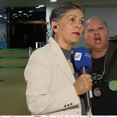 Mulher invade reportagem ao vivo; jornalista a repreende