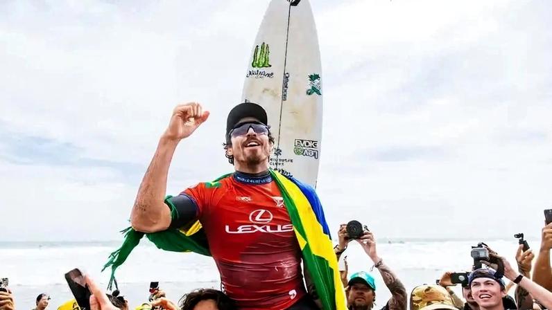 Yago Dora foi campeão em Trestles na temporada de 2025 (Foto: WSL)
