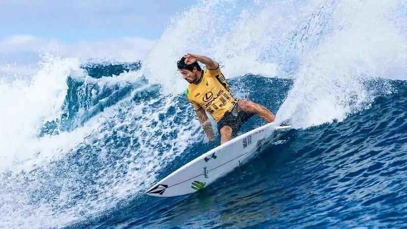 Novato conquista primeira vitória do Brasil na WSL em 2026