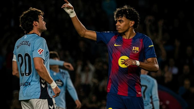 Yamal comemora gol do Barcelona contra o Celta de Vigo