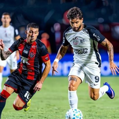Corinthians e Vitória empatam após jogo com único chute a gol