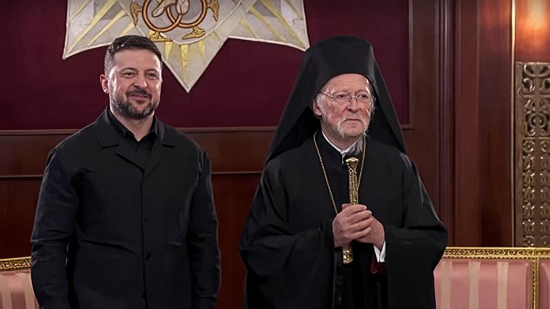 Zelensky, em Istambul, ao lado do Patriarca Ecumênico Bartolomeu I