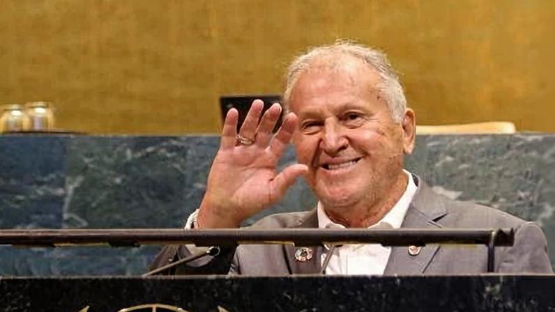 Zico foi nomeado embaixador de programa da ONU durante visita do Flamengo à entidade