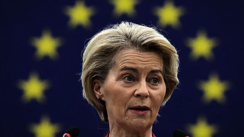 A presidente da Comissão Europeia, Ursula von der Leyen, anunciou retaliação do bloco às tarifas de Trump (FREDERICK FLORIN/AFP)