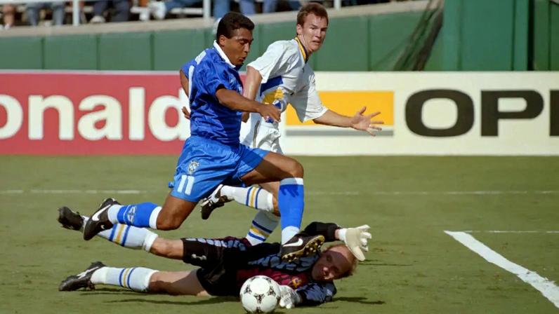 SUCESSO Romário com a camisa 11 na Copa de 1994: em 2002 ficou de fora (John G. MABANGLO/AFP)