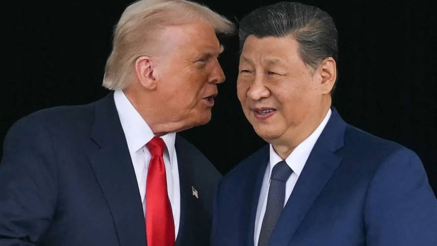 Os presidentes Donald Trump (esq), dos EUA, e Xi Jinping, da China
