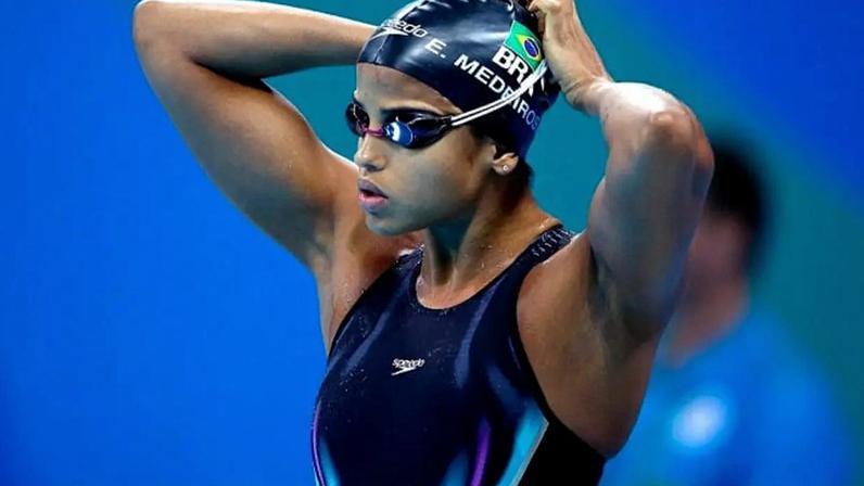 Etiene Medeiros, tricampeã mundial nos 50m costas (Foto: Divulgação)
