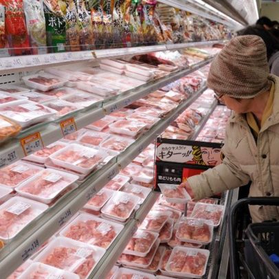 Petróleo caro acelera repasse de preços e pressiona consumo no Japão