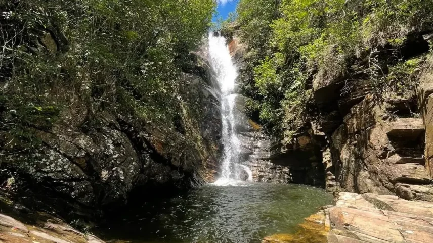 Pirenópolis reúne patrimônio histórico, cachoeiras, trilhas e experiências gastronômicas que mantêm o turismo ativo durante quase todo o ano em Goiás.
