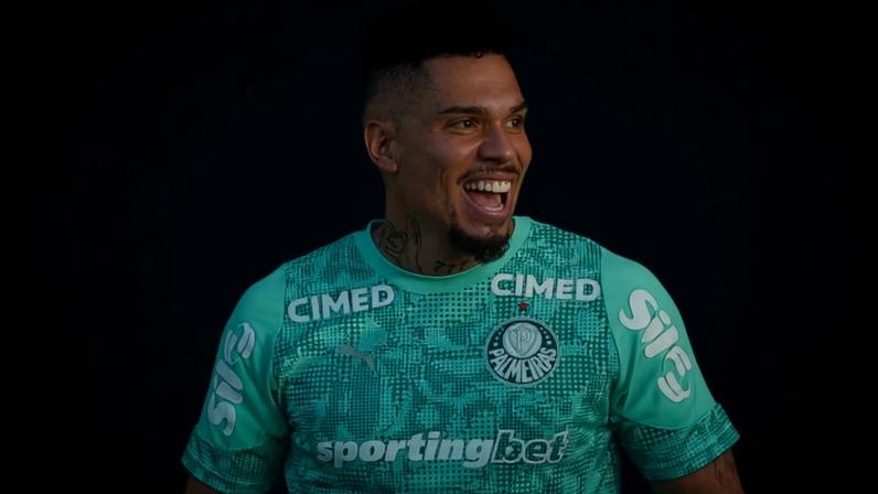 Paulinho durante treino do Palmeiras na Academia de Futebol — Foto: Cesar Greco