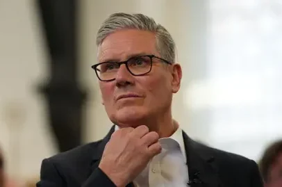 Planos de Starmer para a UE enfrentam resistência, Reino Unido no centro