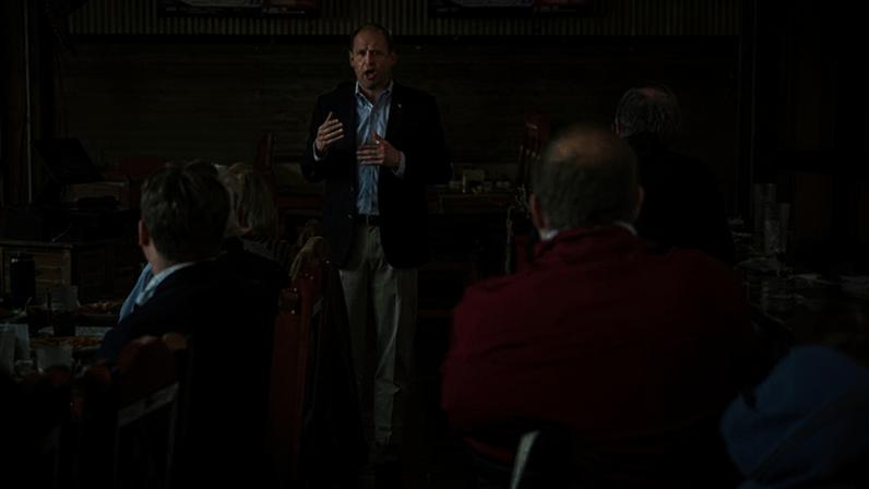 Trump apoia Andy Barr ao Senado após saída de candidato apoiado por Musk
