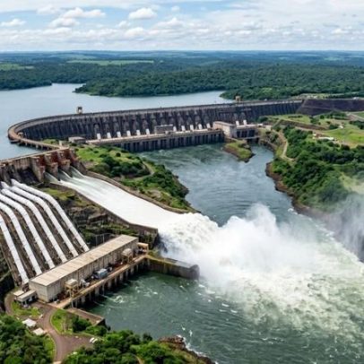 Barragem de 7,9 km com 20 geradores abastece milhões no Brasil e Paraguai