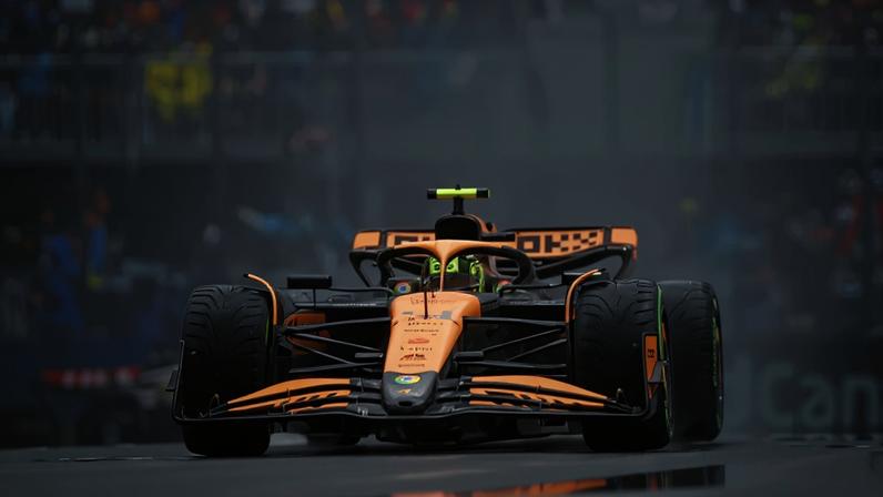 Lando Norris, da McLaren, em ação no GP do Canada pela F1 2024 (Foto: Rudy Carezzevoli/Getty Images/AFP)