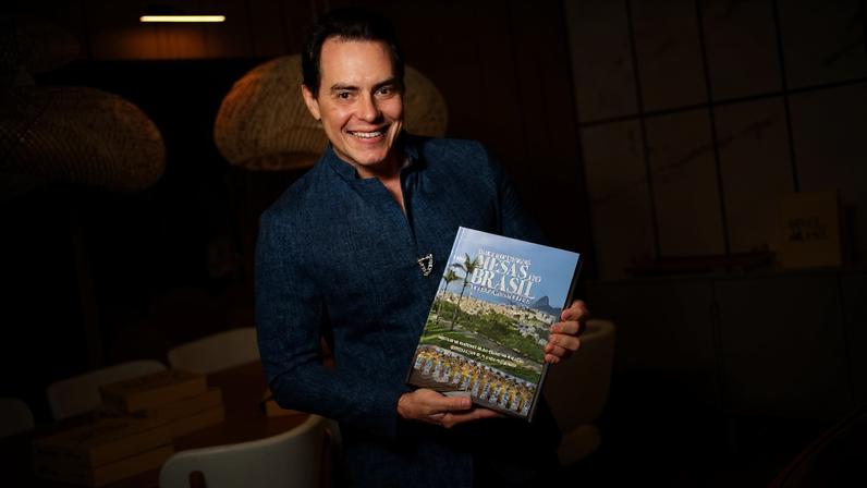 Na foto, Francisco Campelo, o autor de O Grande Livro de Mesas do Brasil