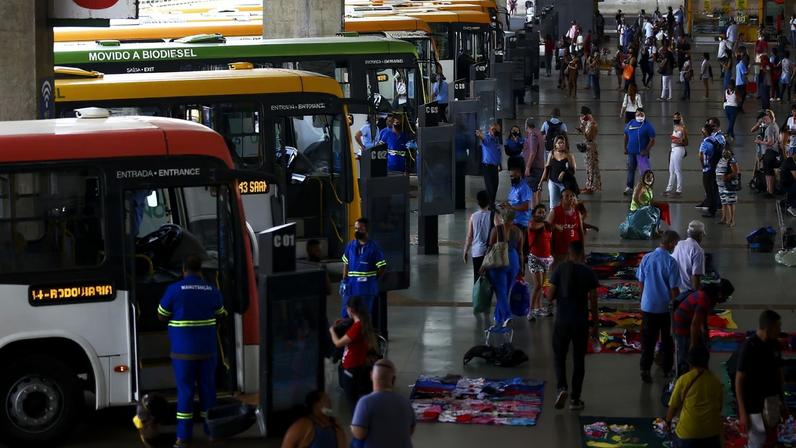 Movimentação na rodoviária do Plano Piloto, em Brasília.