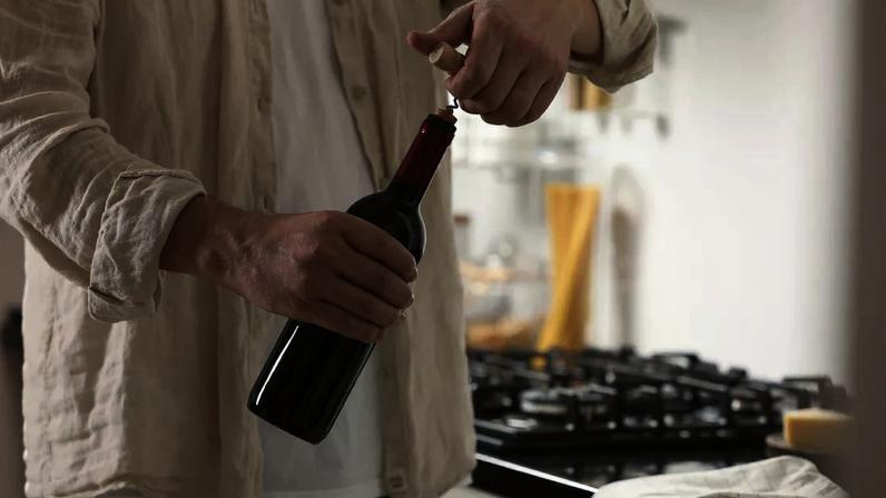 Por que alguns vinhos ficam melhores no dia seguinte