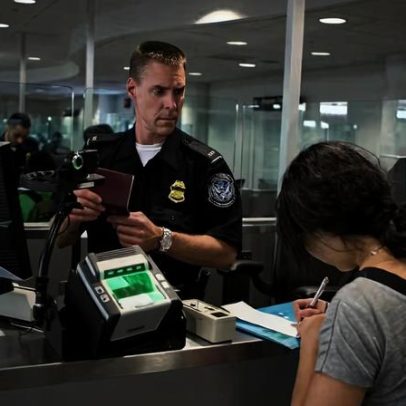 Governo Trump exige que estrangeiros pedindo green card voltem ao país de origem