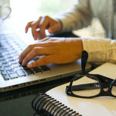 ONU Mulheres aponta avanço da violência online contra jornalistas