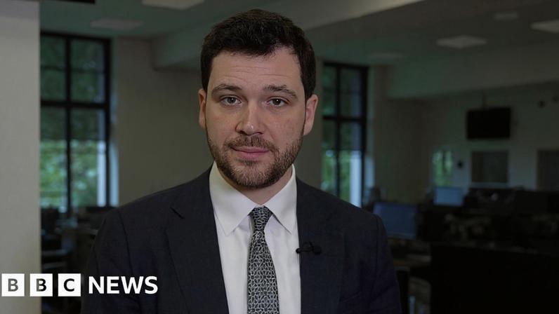 Henry Zeffman in BBC newsroom