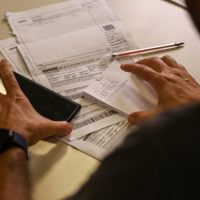 Quase 71% dos trabalhadores pagaram contas essenciais até abril, aponta FGV