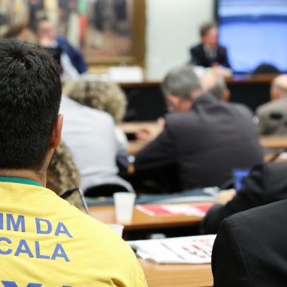 Comissão da Câmara discute fim da escala 6x1 e redução da jornada