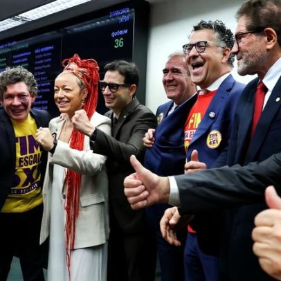 Comissão aprova PEC que encerra a escala 6x1