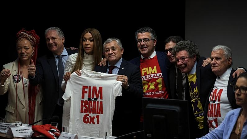 Reunião da Comissão Especial da Câmara sobre o Fim da Escala 6x1 para votar o relatório final da proposta de emenda à Constituição (PEC 221/2019)
