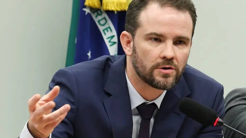 12 de maio de 2026 - Reunião da Comissão Especial da Câmara sobre o Fim da Escala 6x1 para debater os impactos econômicos da redução da escala de trabalho, sem redução de salário. Participou ministro da Fazenda, Dario Durigan. Foto Lula Marques/Agência Brasil